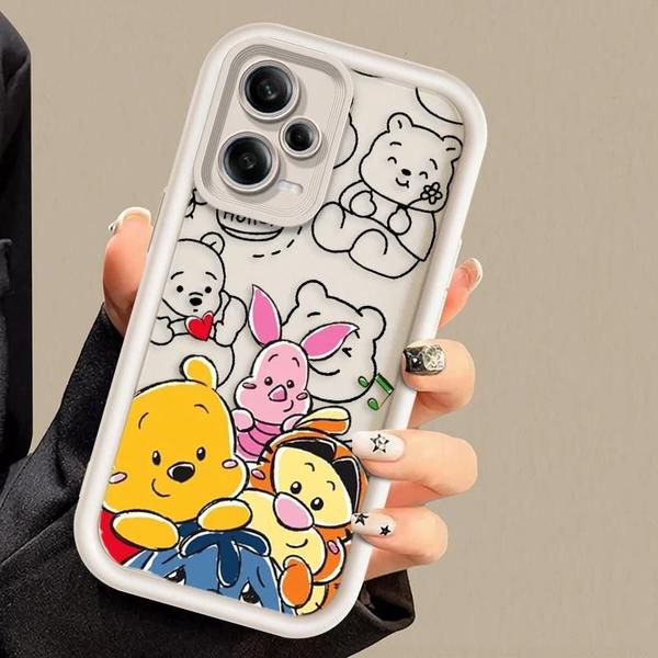 Imagem de Capa Macia Winnie the Pooh para Xiaomi Redmi Note - Modelos 12, 11, 10, 9, 8, 7, K50, 40, 30, 20 e 12C