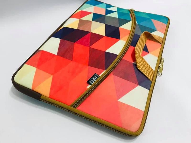 Imagem de Capa Pasta P Notebook Bolso Alça Estampado 15.6 Marrom