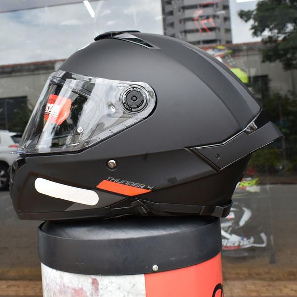 Imagem de Capacete Masculino MT Thunder 4 Preto Fosco Esportivo Moto