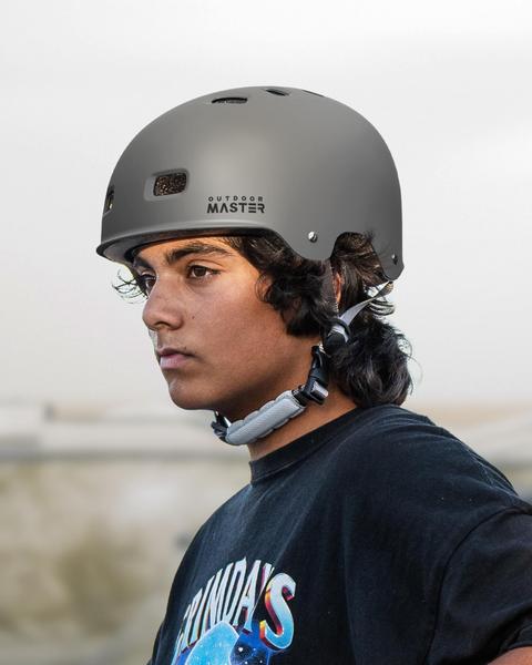Capacete OutdoorMaster Skateboard Cycling Cinza Tamanho L Imagem de Capacete OutdoorMaster Skateboard Cycling Cinza Tamanho L