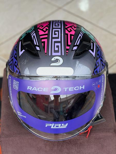 Capacete race tech play art