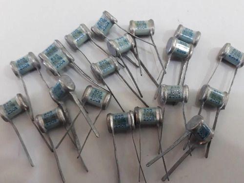 Imagem de Capacitor Mica Prata 820pf 250v 10% Russo Militar Sgm