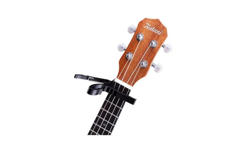 Imagem de Capotraste kalani ukulele bk