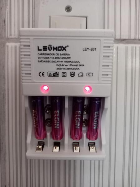 Carregador de Pilhas AA e AAA - Lehmox Imagem de Carregador de Pilhas AA e AAA - Lehmox