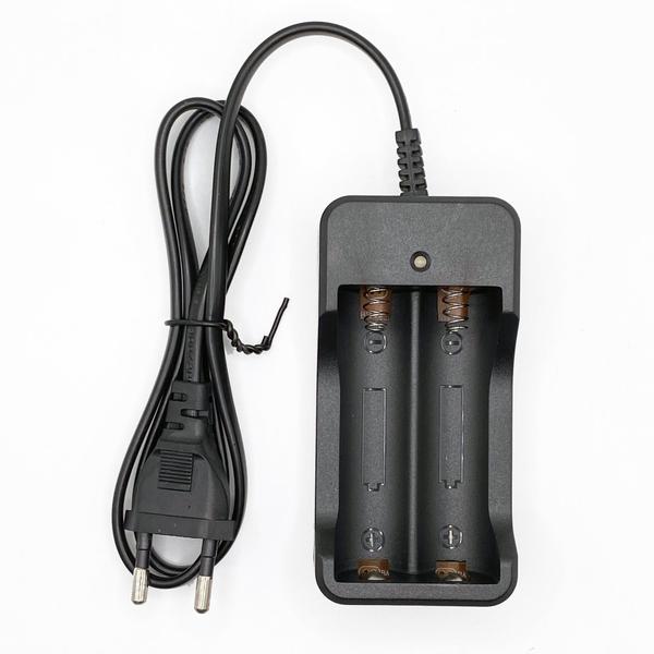 Carregador Para Bateria 18650 Li-Ion Recarregável Bivolt - Luatek Imagem de Carregador Para Bateria 18650 Li-Ion Recarregável Bivolt