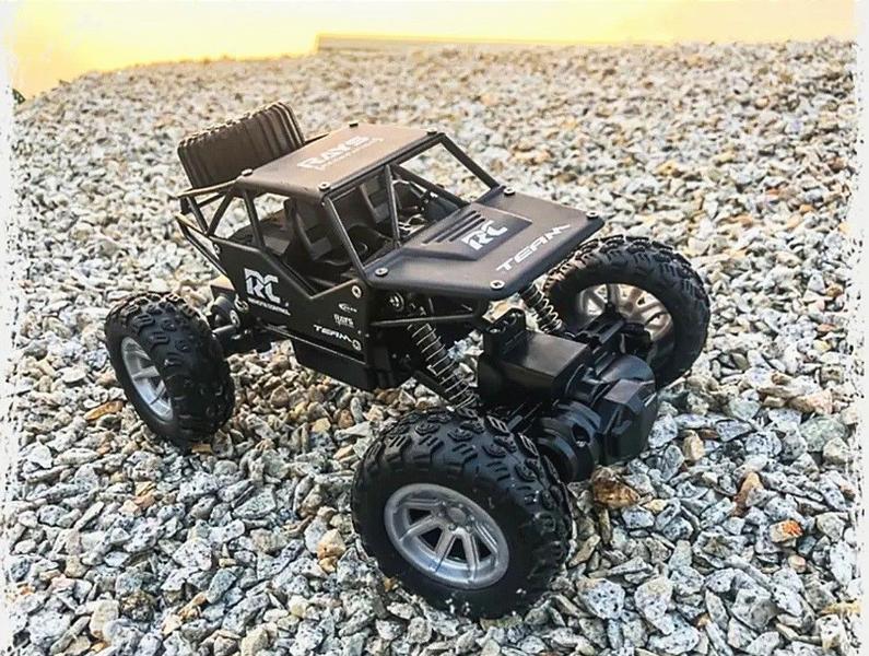 Imagem de Carrinho de Brinquedo Com Controle Remoto Jipe Recarregável Suspensão Off-Road