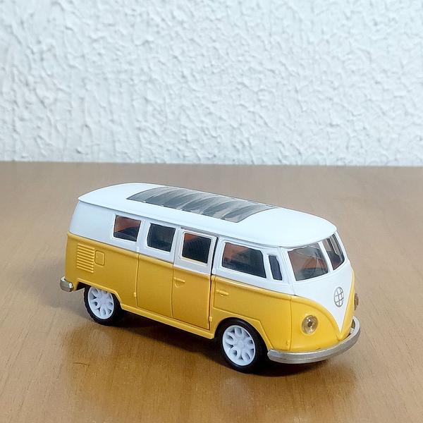 Imagem de Carrinho de Metal Perua Kombi em Miniatura Amarela