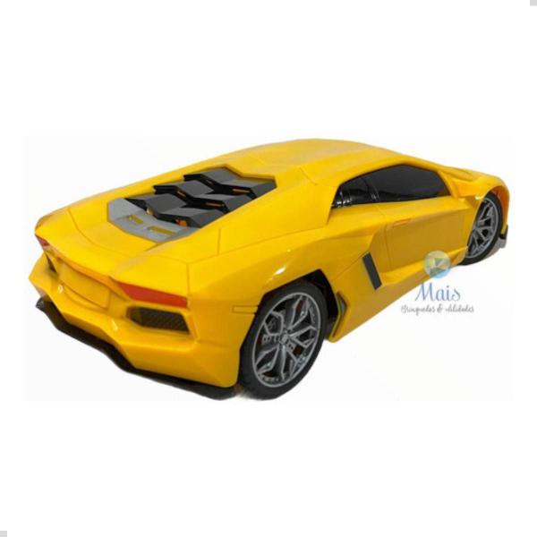 Carro Carrinho Controle Remoto Grande Sem Fio Volante Pedais Luzes - Multilaser / Multikids Imagem de Carro Carrinho Controle Remoto Grande Sem Fio Volante Pedais Luzes