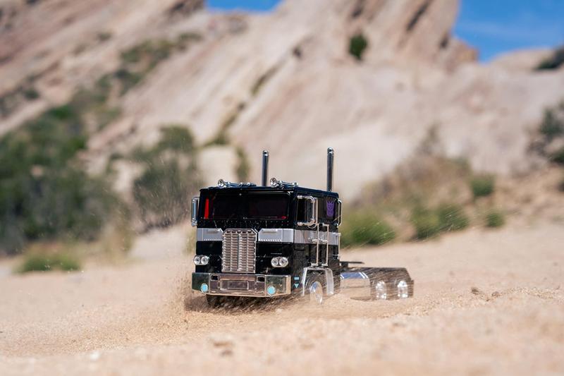 Imagem de Carro fundido sob pressão Jada Toys Transformers G1 1:24 Nemesis Prime