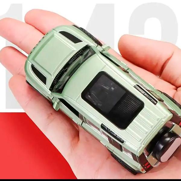 Imagem de Carro SUV Miniatura Land Rover Defender Verde Escala 1:43 6843-52 - Dorémi