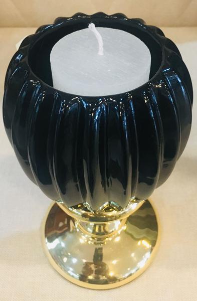 Imagem de castiçal ceramica preto brilho base dourado e vela tamanho M