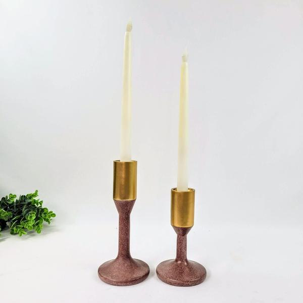 Castiçal Marrom E Dourado Candelabro Resina Kit 2Pc - Inigual Imagem de Castiçal Marrom E Dourado Candelabro Resina Kit 2Pc