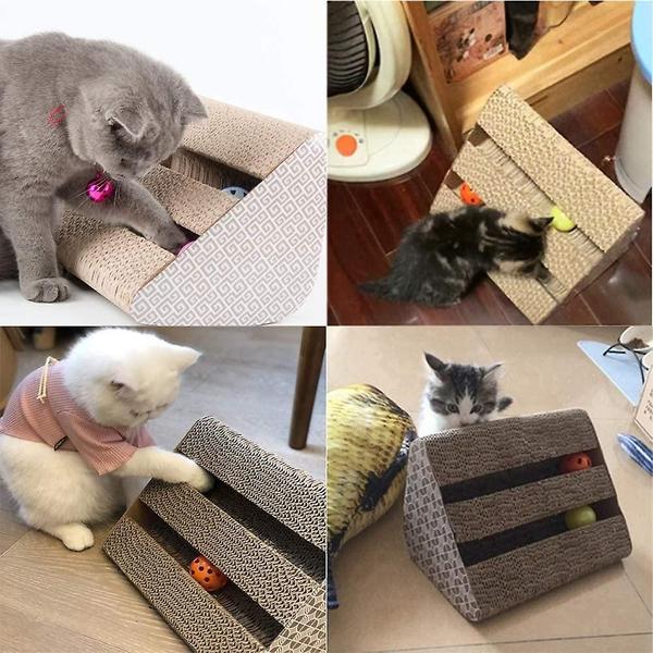 Imagem de Cat Scratching Post em forma de triângulo de papelão com brinquedo de sino