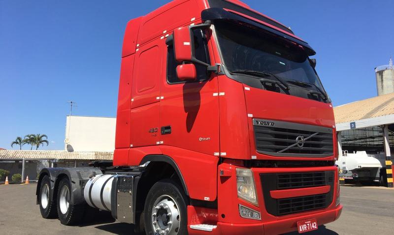 Imagem de Cegonheiro E Para-choque Volvo Fh Chinês Antigo