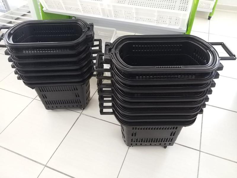 Imagem de Cesta com rodas Preta - Plastcom