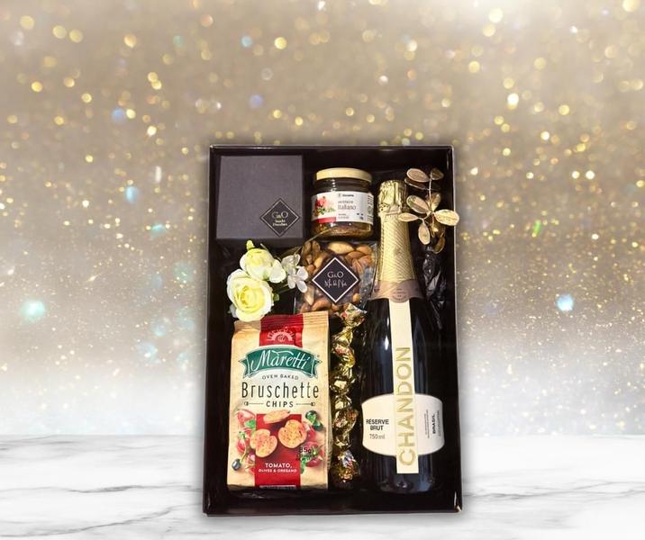 Cesta de Presente Natal com Espumante Chandon Presente Cliente Funcionários Parceiros - G&O Group Cestas Imagem de Cesta de Presente Natal com Espumante Chandon Presente Cliente Funcionários Parceiros