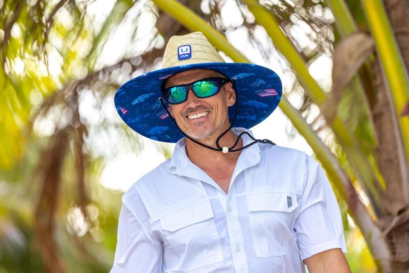 Imagem de Chapéu de praia HUK Straw Wide Brim para homens, peixes e bandeiras, Set Sail