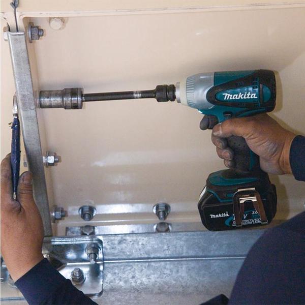 Imagem de Chave de Impacto + Bateria 18V - DTW251Z-P - Makita