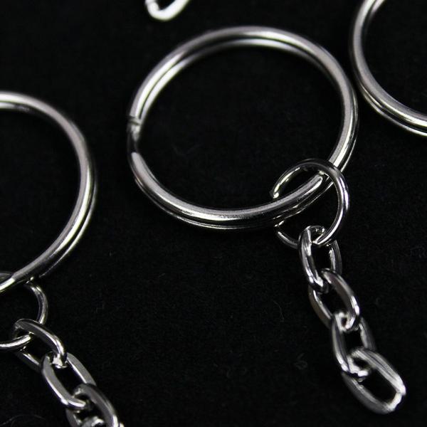 Chaveiro Argola Batida Prata Com Corrente 23mm 500 Unidades - Russo Art Imagem de Chaveiro Argola Batida Prata Com Corrente 23mm 500 Unidades