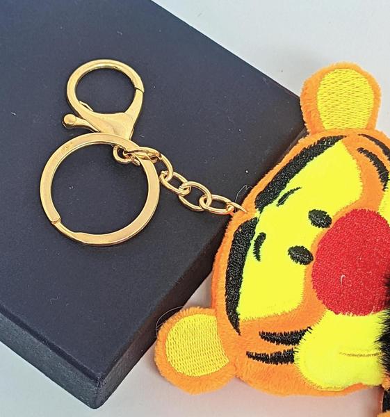 Imagem de Chaveiro de Metal Anel Pelucia com Pingente Desenho Animado Disney Tigre Tigrão Amuleto Pompom Lembrancinha Presente