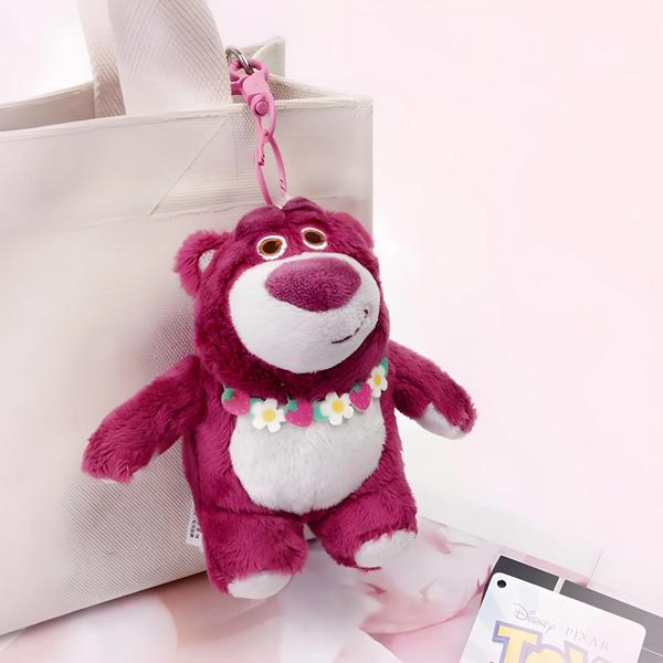 Chaveiro de Pelúcia Stitch e Lotso da Disney - Enfeite de Bolsa Imagem de Chaveiro de Pelúcia Stitch e Lotso da Disney - Enfeite de Bolsa