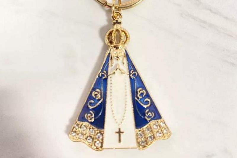 Imagem de Chaveiro nossa senhora Aparecida metal detalhada