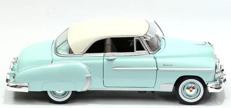 Imagem de Chevrolet Belair 1950 Verde Com Teto Branco Motormax 1/24