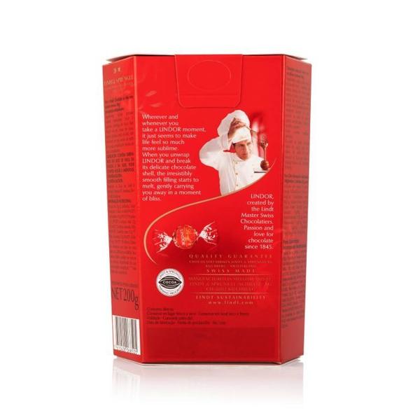 Chocolate ao Leite Cremoso Lindor Lindt caixa 200 g Imagem de Chocolate ao Leite Cremoso Lindor Lindt caixa 200 g