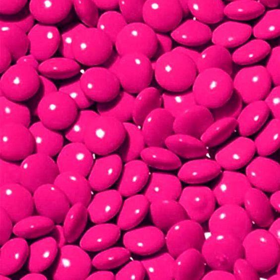 Chocolate ao leite Pastilhas Rosa 300g Jazam Alimentos Imagem de Chocolate ao leite Pastilhas Rosa 300g Jazam Alimentos