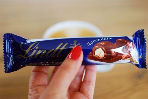 Chocolate Lindt Barra, Ao Leite c/ Avelã, 2 Barrinhas de 35g Imagem de Chocolate Lindt Barra, Ao Leite c/ Avelã, 2 Barrinhas de 35g