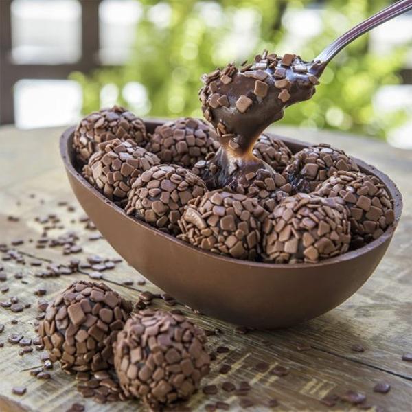 Chocolate Nestlé Blend 2,1Kg Chocolate ao Leite Profissional Imagem de Chocolate Nestlé Blend 2,1Kg Chocolate ao Leite Profissional