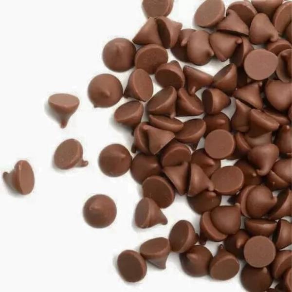 Chocolate Sicao Ao Leite Chips Forneável Pacote - Gotas 1,01KG - Barry Callebaut Imagem de Chocolate Sicao Ao Leite Chips Forneável Pacote - Gotas 1,01KG
