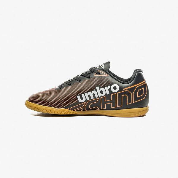 Imagem de Chuteira Futsal Umbro Techno Infantil Cor: Preto E Laranja - Tamanho: 33