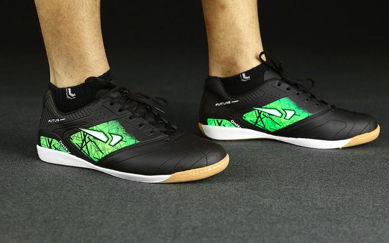 Imagem de Chuteira Masculina  Onity Futsal Super Confortável Preto/Verde