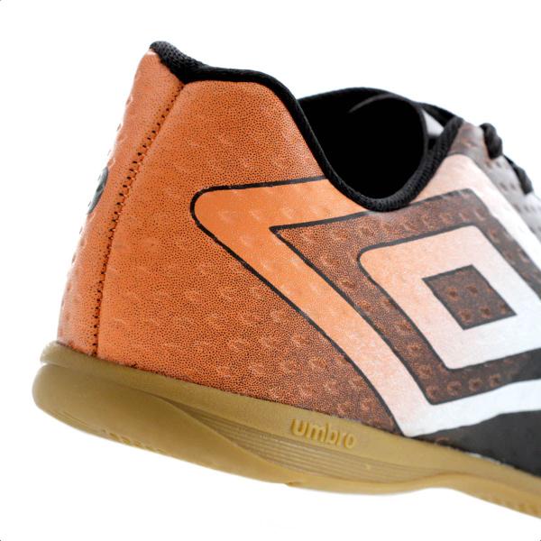 Imagem de Chuteira Umbro Futsal Warskin Preta e Laranja - Masculina