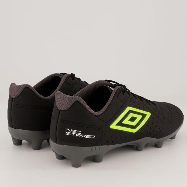 Imagem de Chuteira Umbro Neo Striker Campo Preta e Verde