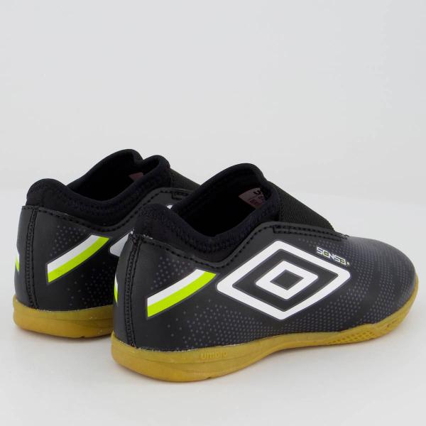 Imagem de Chuteira Umbro Sense Futsal Infantil Preta