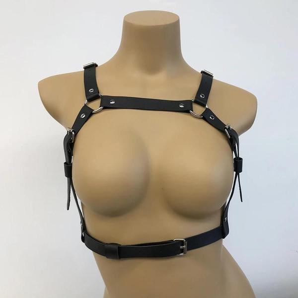 Cinto de Couro Gótico Feminino - Moda Decorativa com Arnês e Suspensório Imagem de Cinto de Couro Gótico Feminino - Moda Decorativa com Arnês e Suspensório