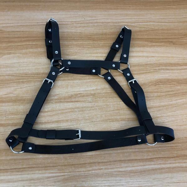 Cinto de Couro Gótico Feminino - Moda Decorativa com Arnês e Suspensório Imagem de Cinto de Couro Gótico Feminino - Moda Decorativa com Arnês e Suspensório