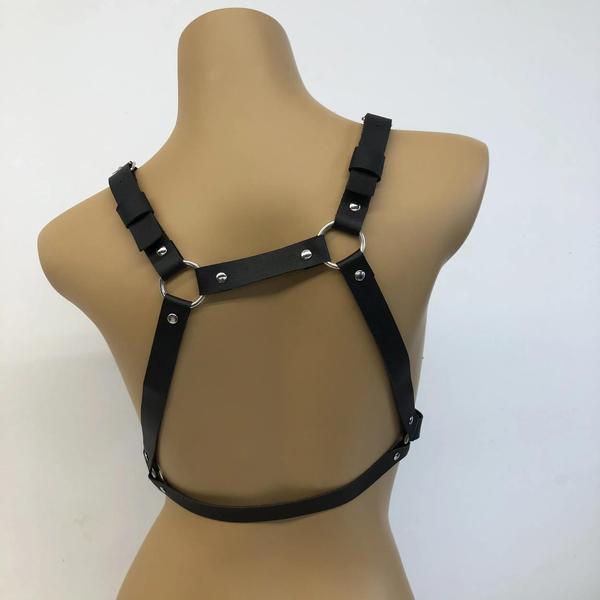Cinto de Couro Gótico Feminino - Moda Decorativa com Arnês e Suspensório Imagem de Cinto de Couro Gótico Feminino - Moda Decorativa com Arnês e Suspensório