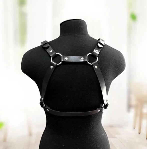 Cinto de Couro Gótico Feminino - Moda Decorativa com Arnês e Suspensório Imagem de Cinto de Couro Gótico Feminino - Moda Decorativa com Arnês e Suspensório