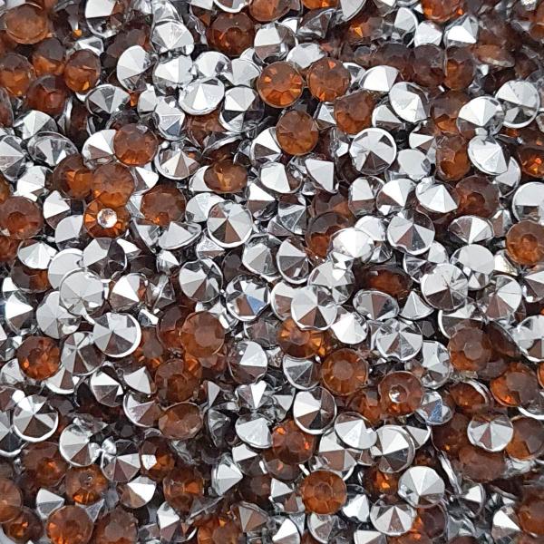 Colagem Redondo Strass Acrílico Marrom Transparente 3mm 3000pçs 30g - Macall Imagem de Colagem Redondo Strass Acrílico Marrom Transparente 3mm 3000pçs 30g