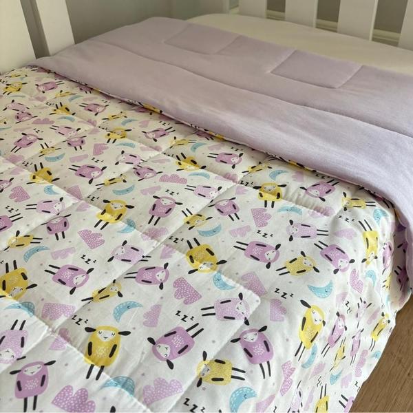 Imagem de Colcha Cobreleito Infantil Estampada Mini Cama 100% Algodão Ovelhinhas Lilás Arrumadinho Enxovais