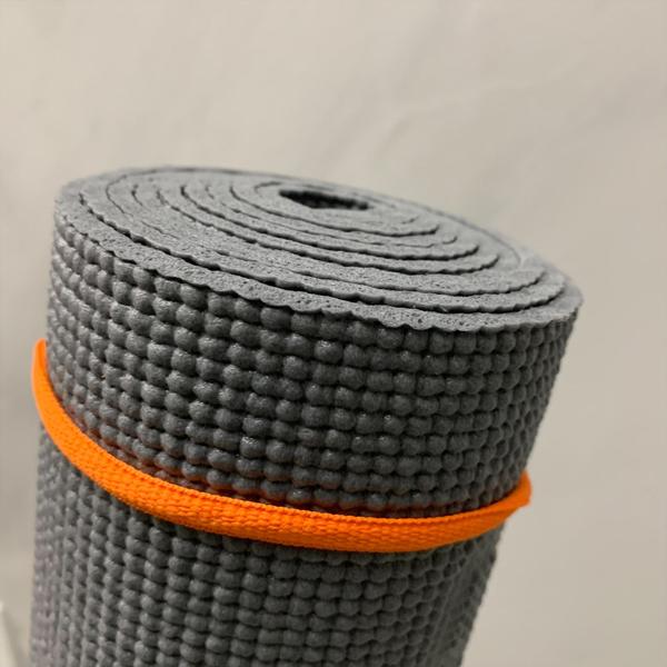 Imagem de Colchonete Para Yoga Cinza 4mm Com Alça De Transporte VP1038 Vollo Sports