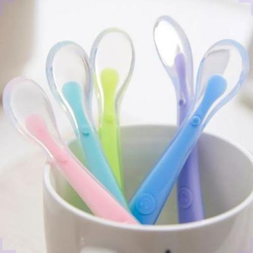 Colher Infantil Silicone 1 Talher Alimentação - Verde - Atelie Imagem de Colher Infantil Silicone 1 Talher Alimentação - Verde