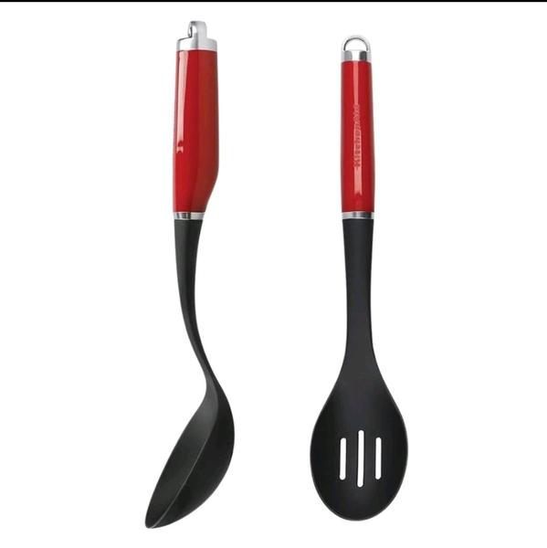 Colher Para Servir Perfurada C/ Alça Vermelho Kitchenaid Imagem de Colher Para Servir Perfurada C/ Alça Vermelho Kitchenaid