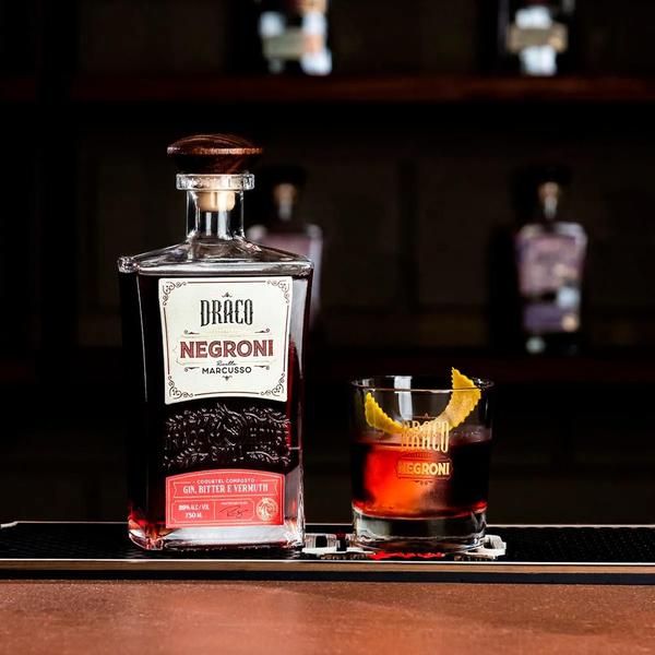 Combo Draco Negroni Marcusso 750ml + Copo Imagem de Combo Draco Negroni Marcusso 750ml + Copo