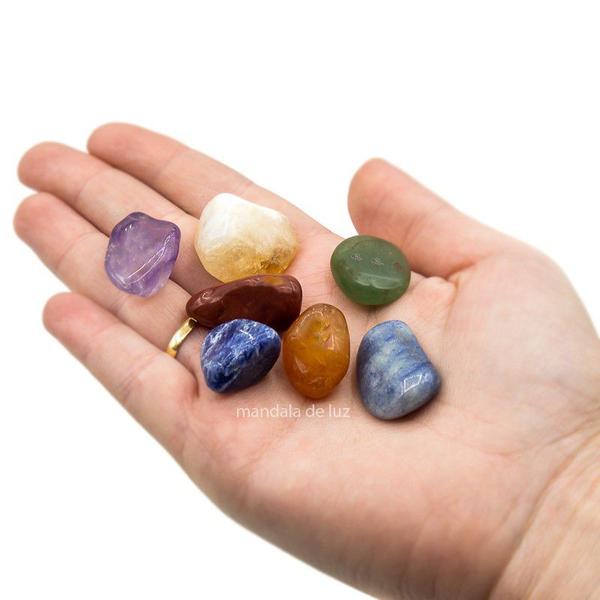 Combo Estátuas de Ganesha e Buda + Kit 7 Pedras dos Chakras + 2 Castiçais - Mandala de Luz Imagem de Combo Estátuas de Ganesha e Buda + Kit 7 Pedras dos Chakras + 2 Castiçais