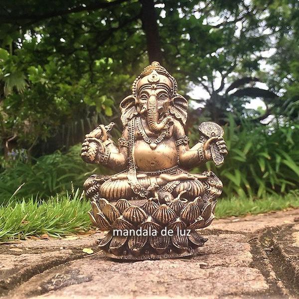 Combo Estátuas de Ganesha e Buda + Kit 7 Pedras dos Chakras + 2 Castiçais - Mandala de Luz Imagem de Combo Estátuas de Ganesha e Buda + Kit 7 Pedras dos Chakras + 2 Castiçais