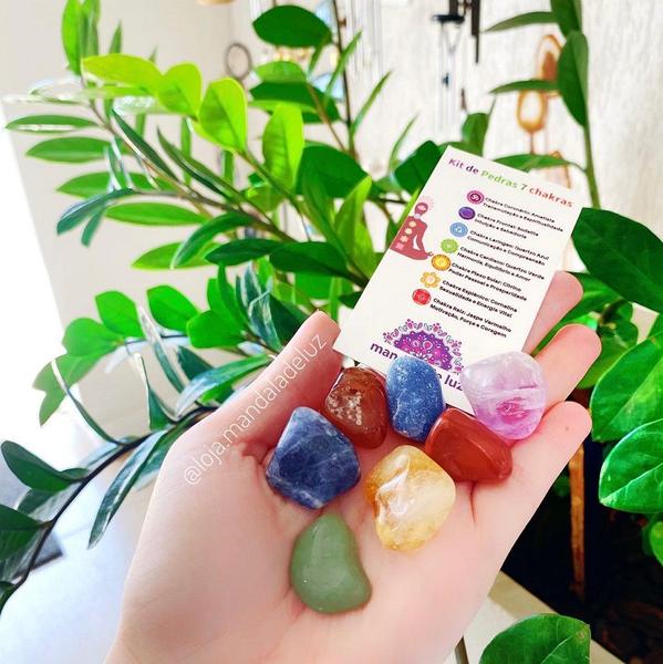 Combo Estátuas de Ganesha e Buda + Kit 7 Pedras dos Chakras + 2 Castiçais - Mandala de Luz Imagem de Combo Estátuas de Ganesha e Buda + Kit 7 Pedras dos Chakras + 2 Castiçais